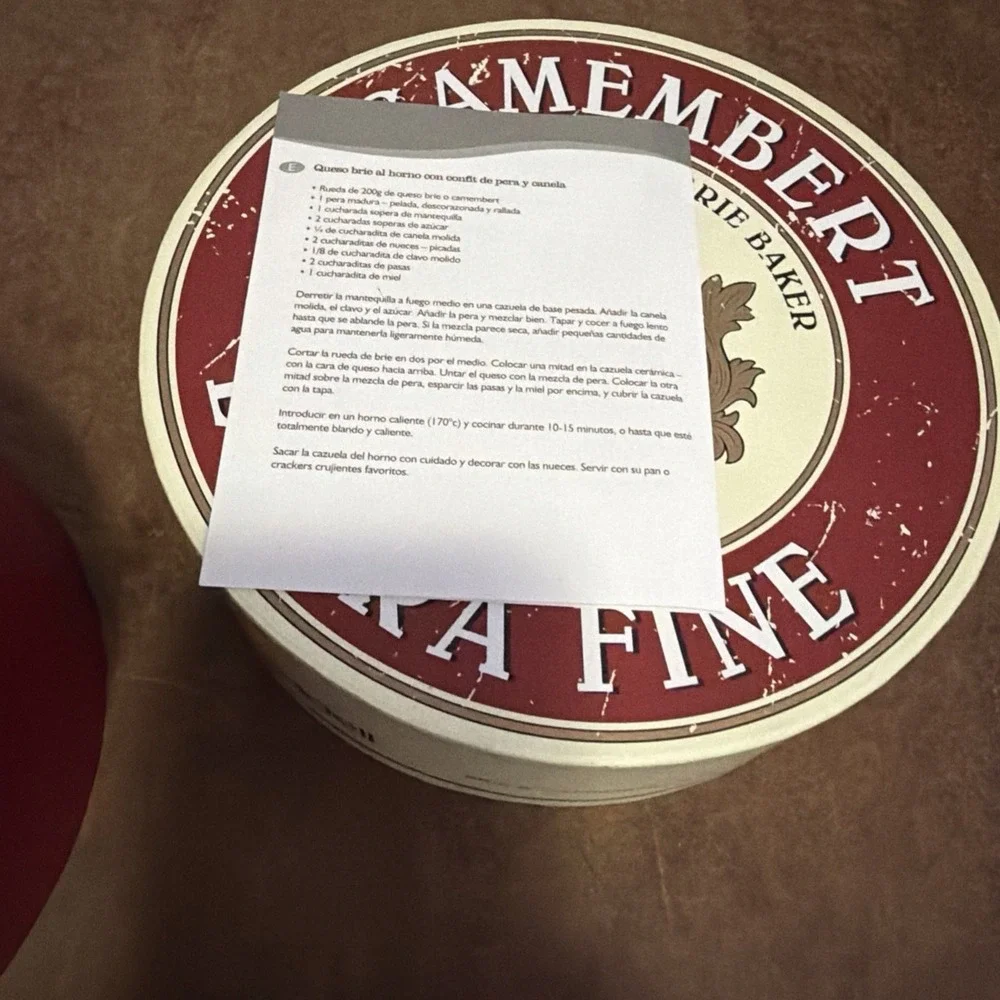 DAVIS & WADDELL CAMEMBERT AND BRIE BAKER UNUSED includes SPREADER WHITE CERAMIC